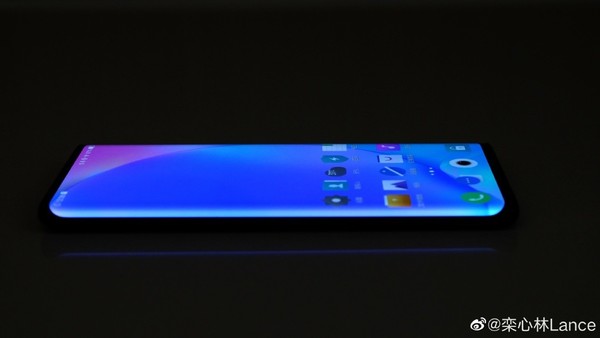疑似vivo NEX 3真機(jī)（圖取自微博）