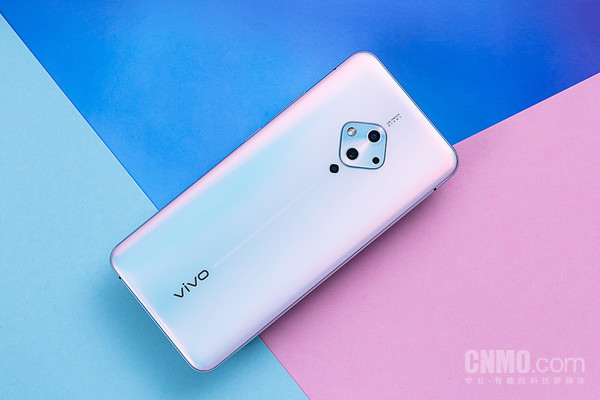 細數(shù)vivo的“愛美”之路 勇于表現(xiàn)自我其實就這么簡略